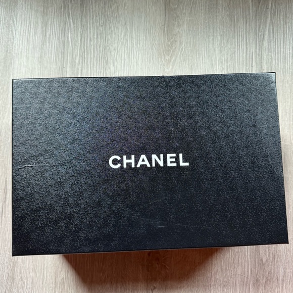 CHANEL RUNNERS - WHITE CLASSICS - Picture 15 of 15